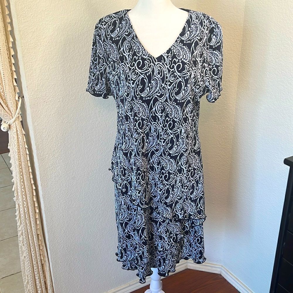 Connected Apparel Short Sleeve Multi-Layered Dress ~ Size 14